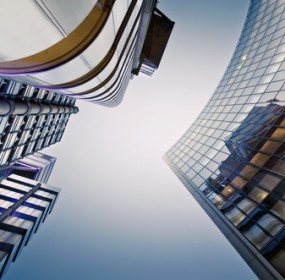 Lloyds selling retail branches in auction