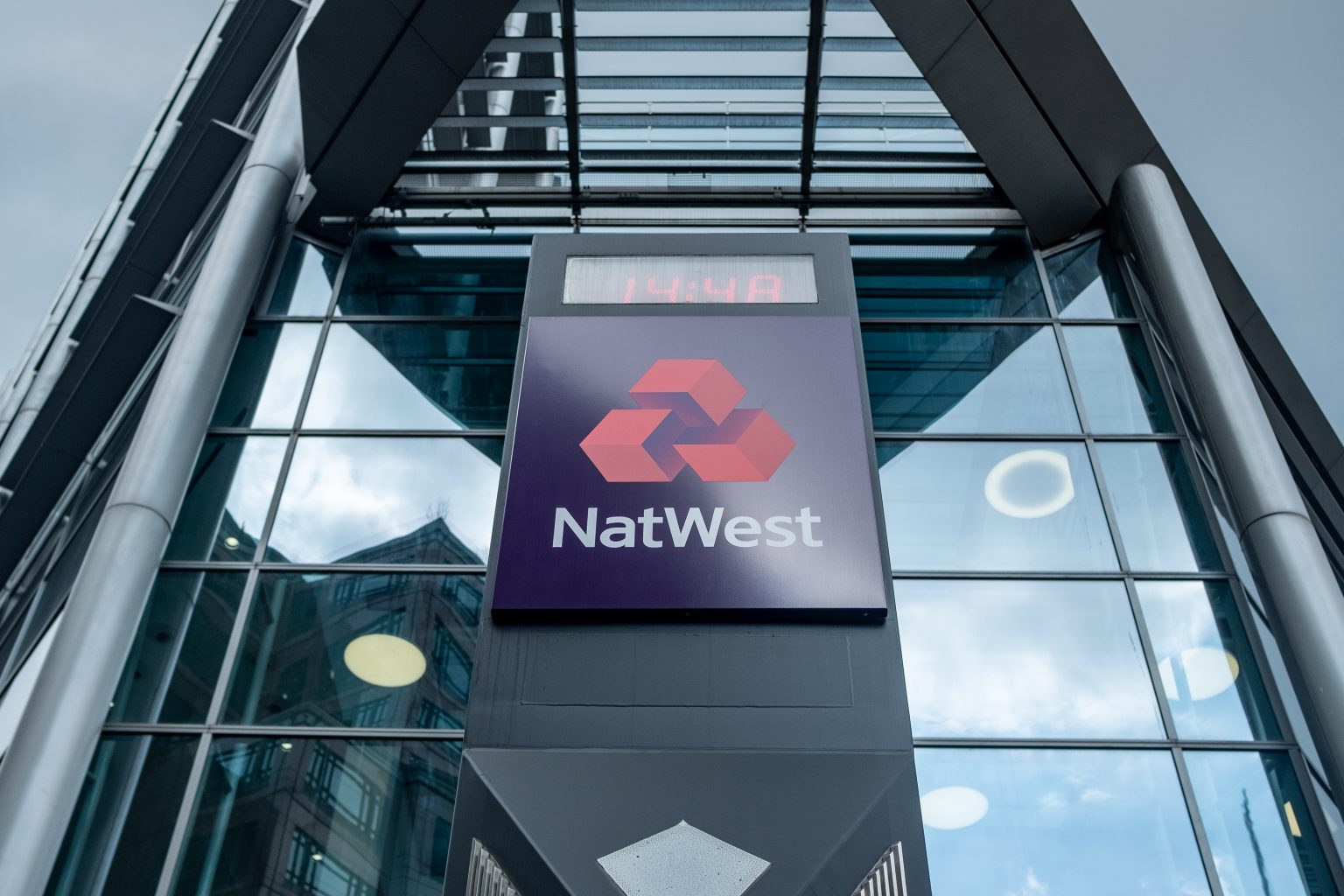 NatWest returns to majority private control