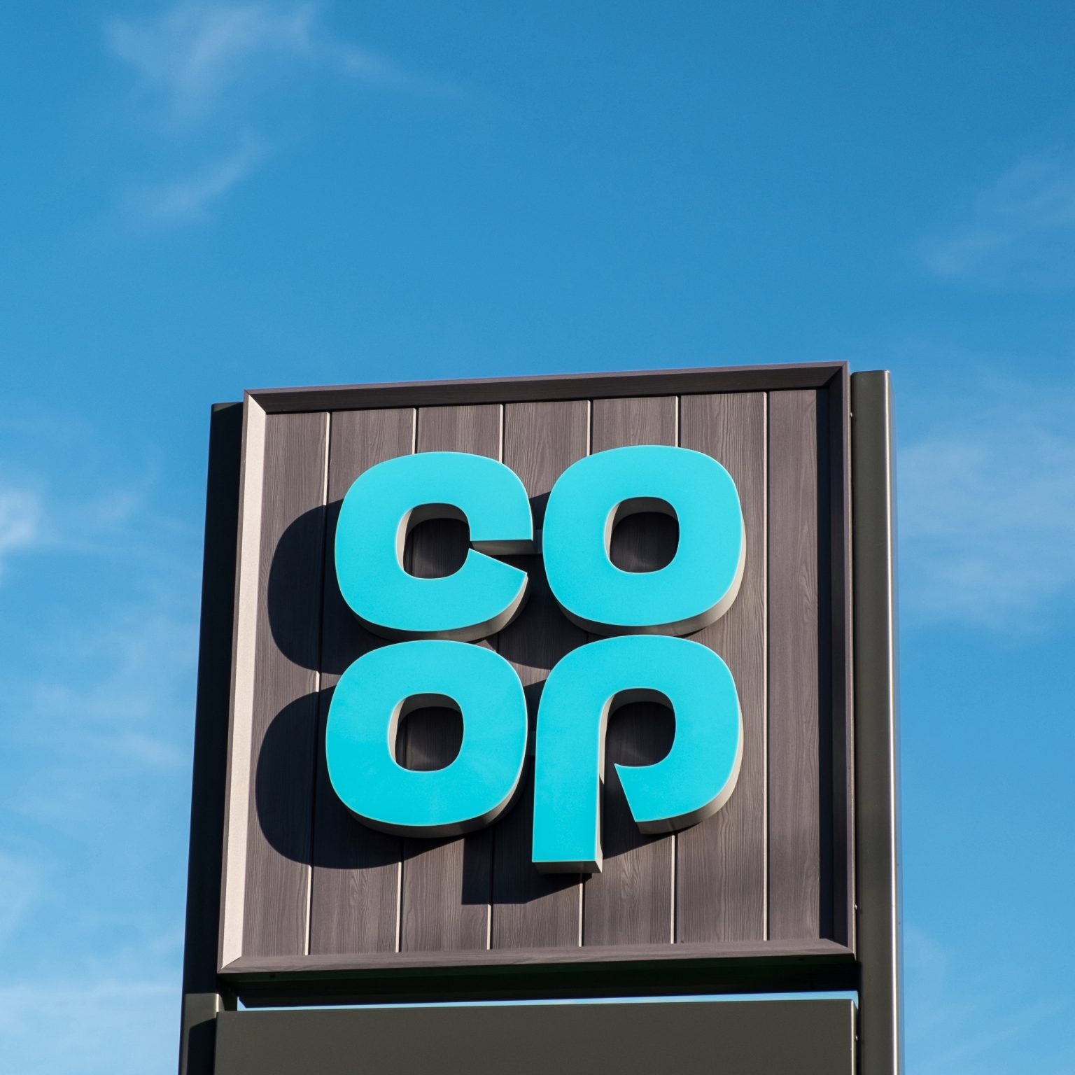 Co-op sells petrol stations to Asda for £600m