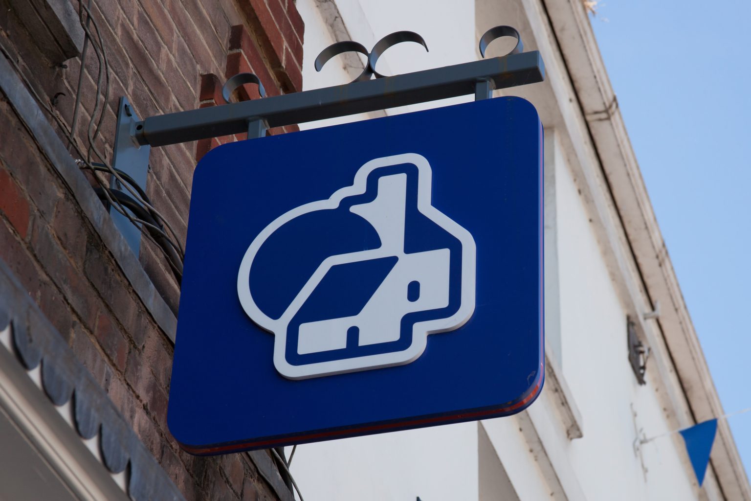 Nationwide to give customers £100 reward payment