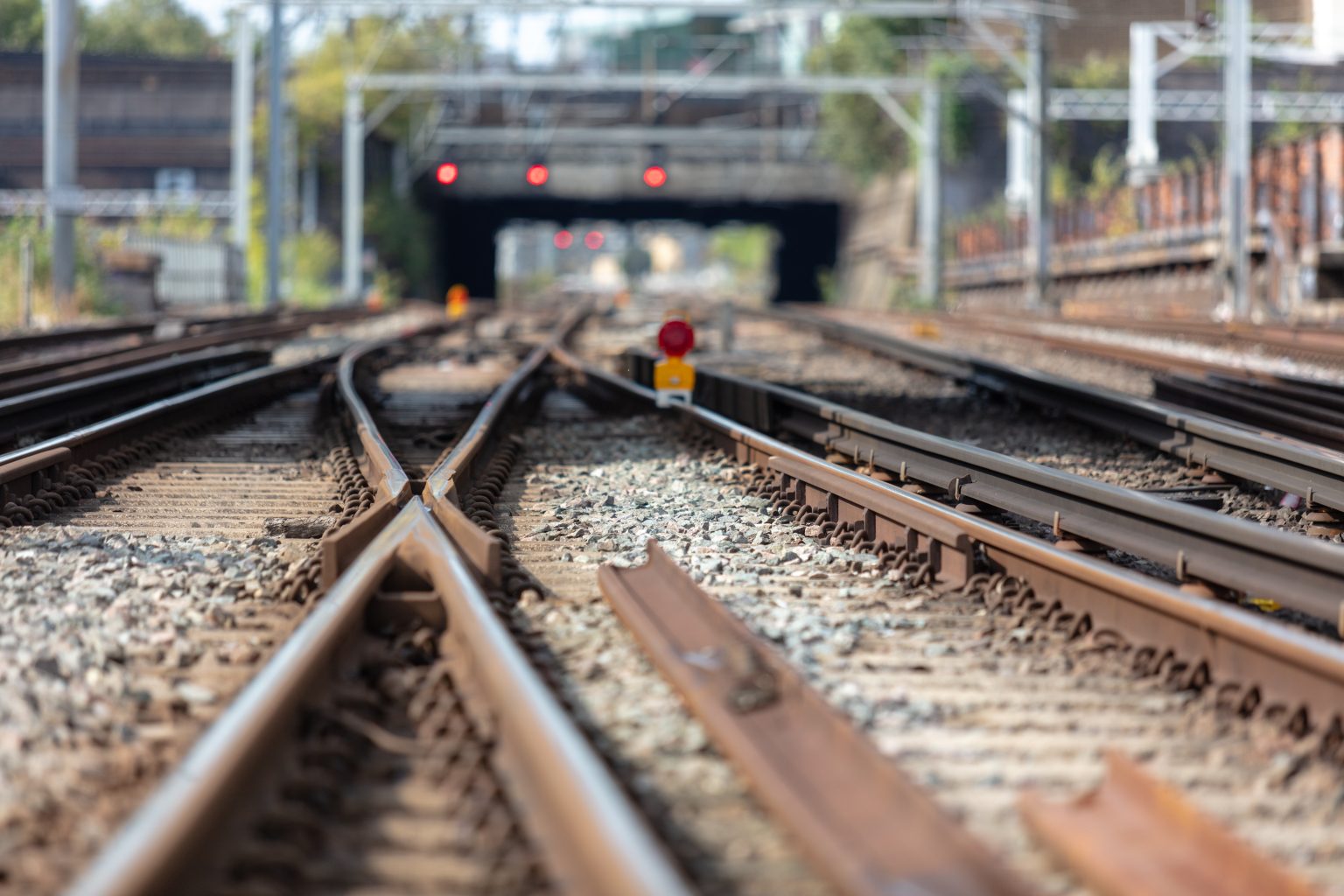 Union backs further rail strikes