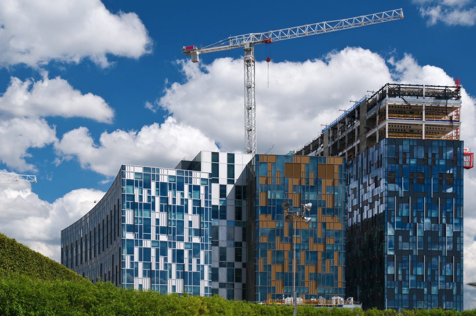 UK construction activity gains momentum despite house building slump