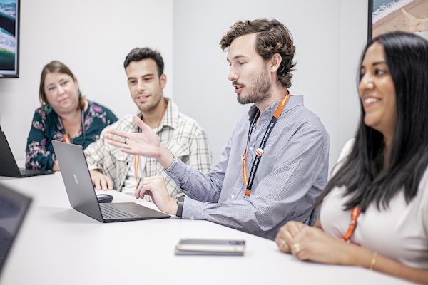 EasyJet Resumes Graduate Programme Following Pandemic Hiatus