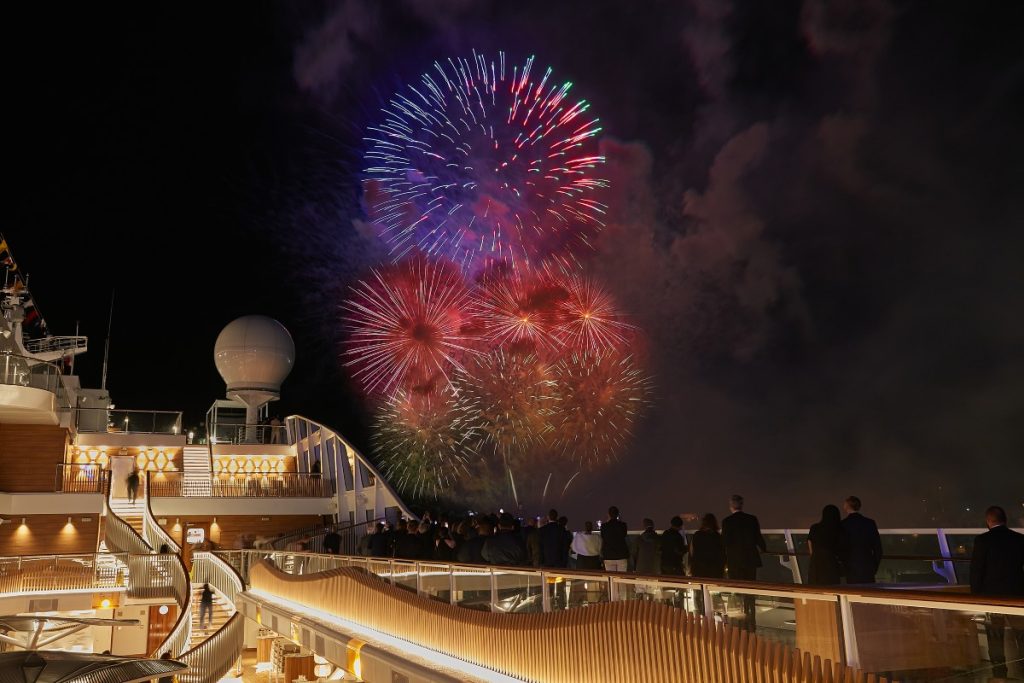 Oceania’s Vista Joins Fleet in Spectacular Ceremony