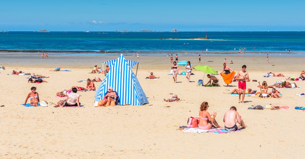 Record-Breaking Travel Sales Surge Amid UK Cold Snap
