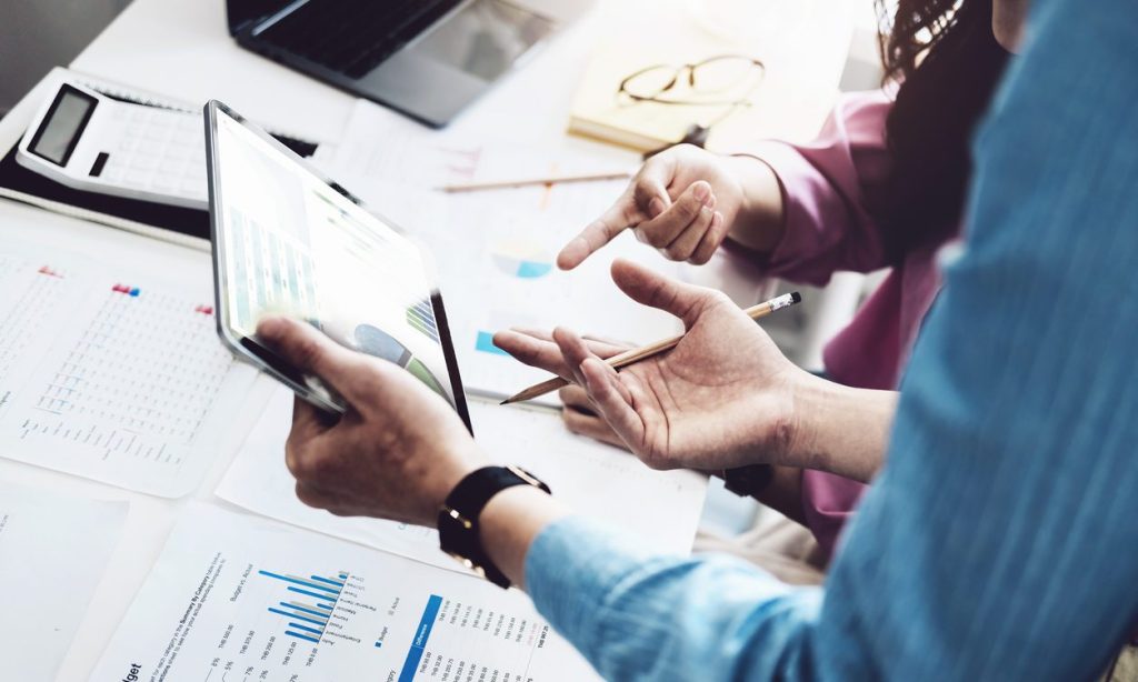 Three Firms Vie for Grant Thornton Stake