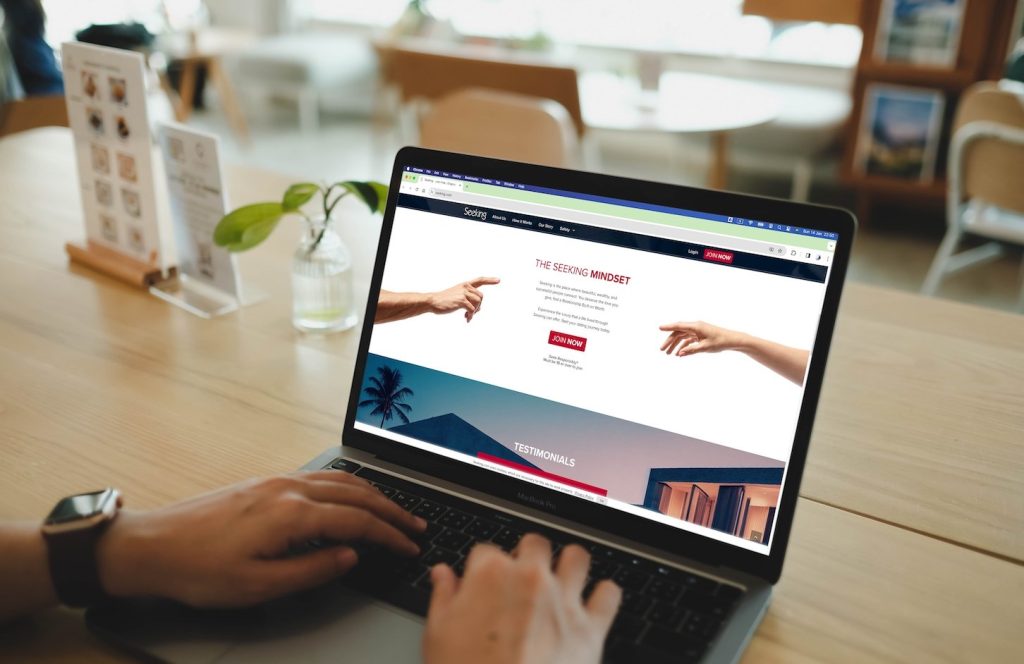 UK Regulators Ban ‘Sexist’ Online Dating Advert