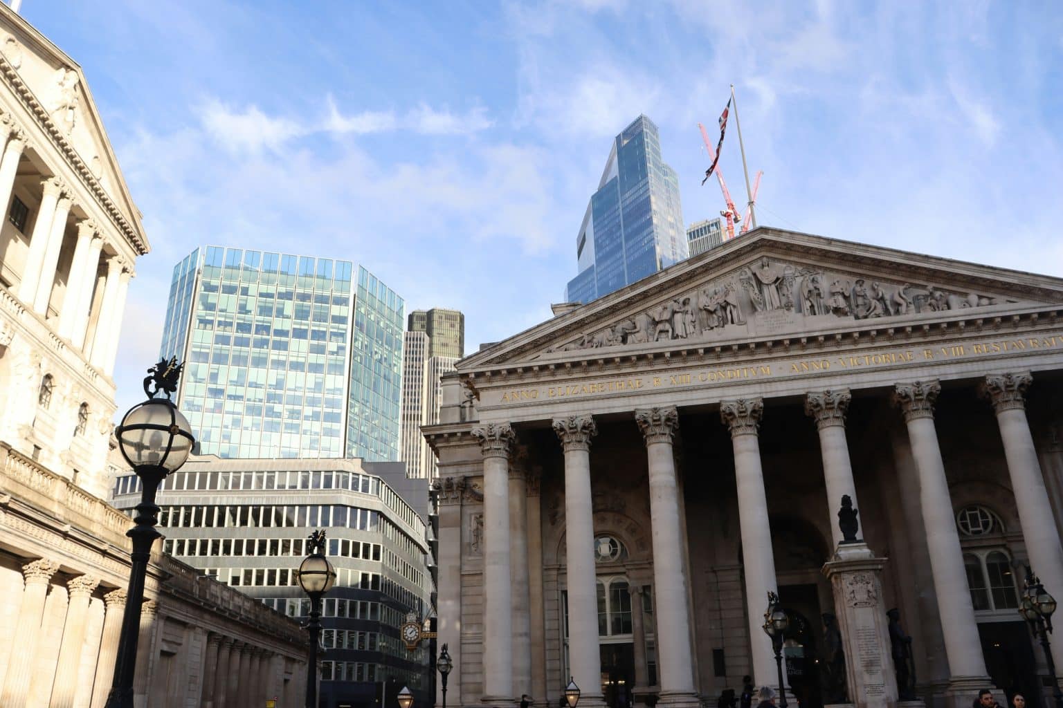 Bank of England Urged to Make Deeper Cuts