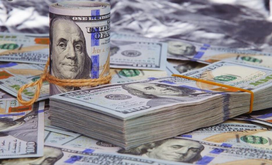 Arman Tsarukyan Net Worth Explained: UFC Salaries, Family Wealth, and Why Dana White Did a Double Take arman tsarukyan net worth