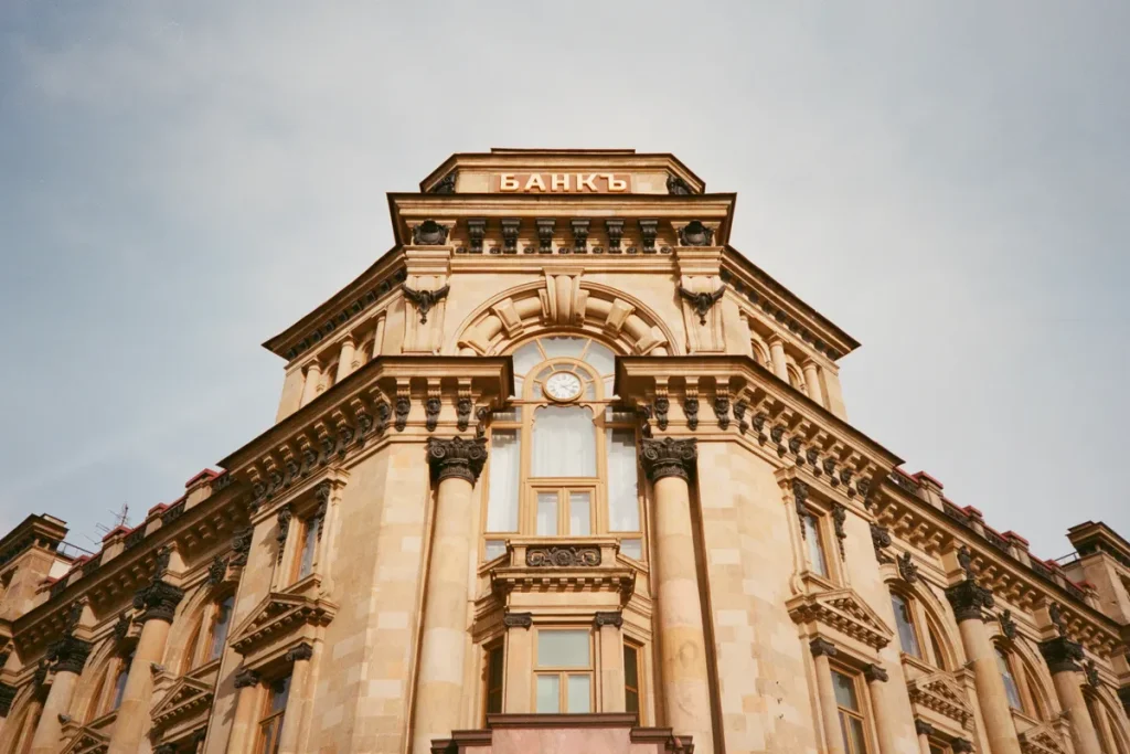 Bank of England Rate Cut Ruled Out by Bailey as Inflation Holds at 2.8% Bank of England rate cut